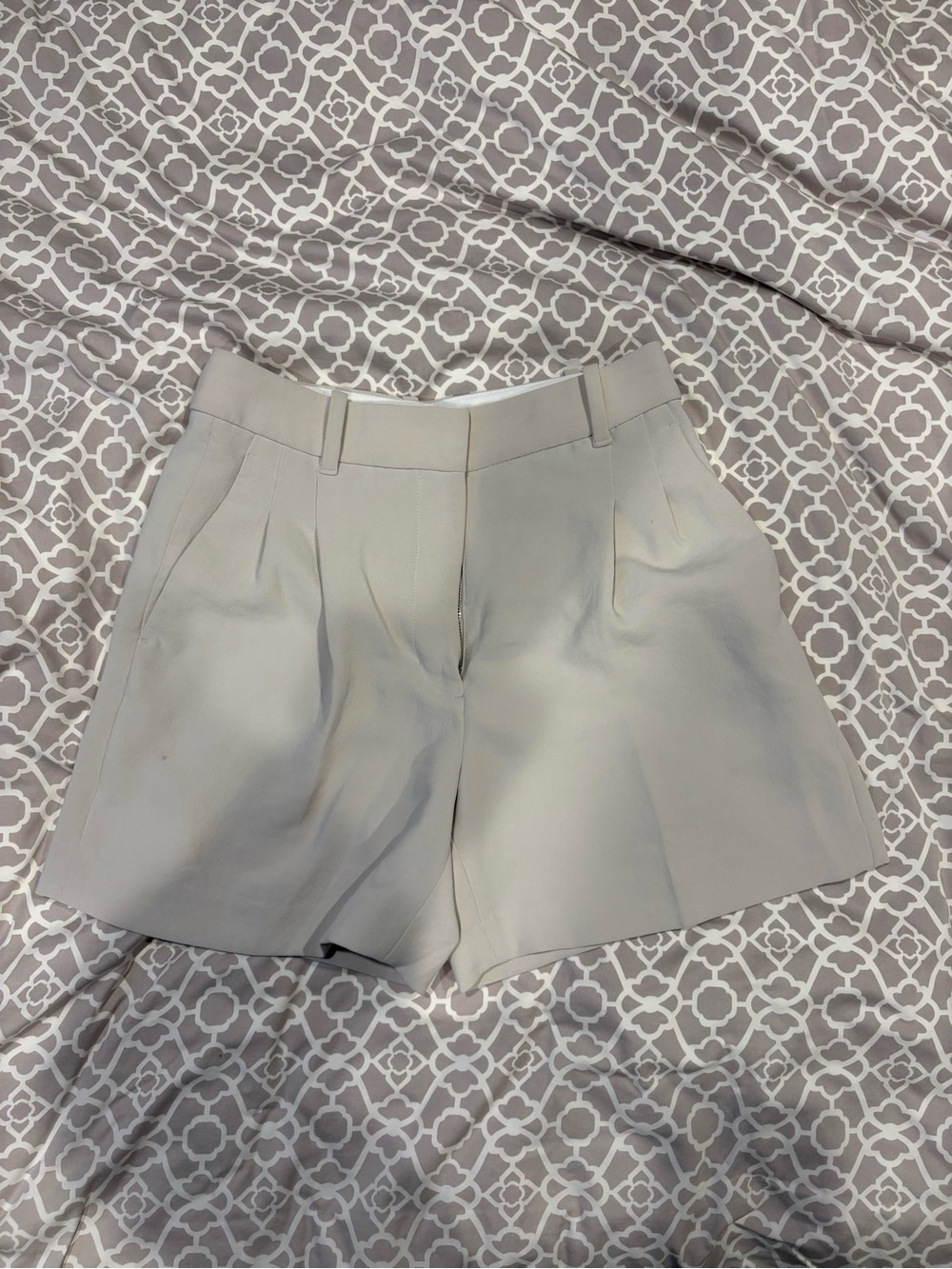 Wilfred effortless shorts cream